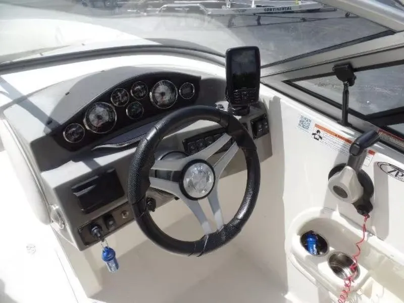 Slide: The Image of Stingray 214 LR 2019 - 8