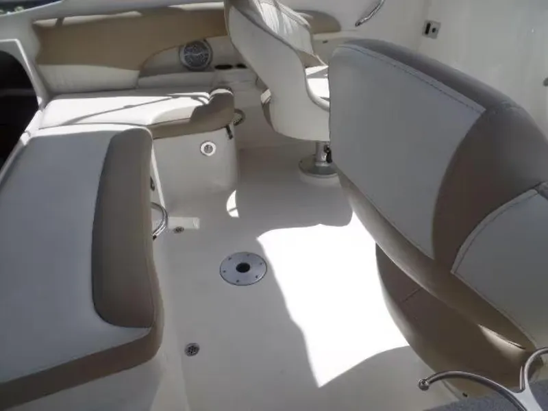 Slide: The Image of Stingray 214 LR 2019 - 9