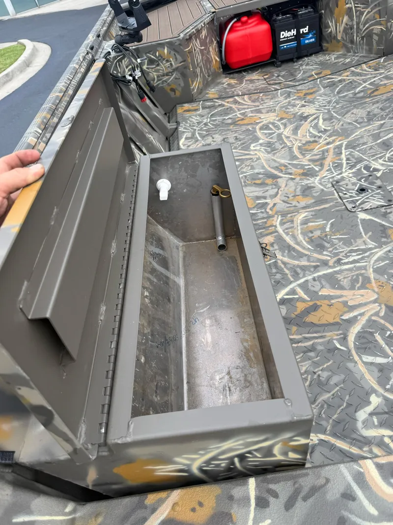 Slide: The Image of War Eagle 754LDV Sportsman 2024 - 12