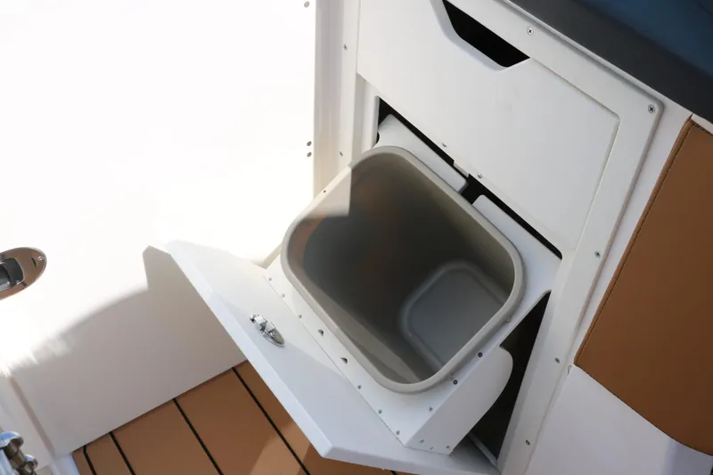 Slide: The Image of Chaparral 307 SSX 2025 - 32