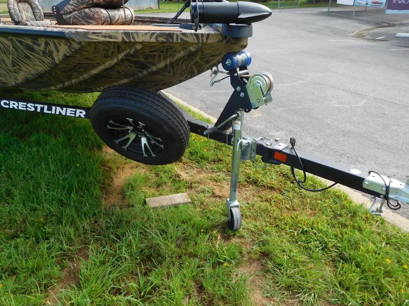 Slide: The Image of Crestliner XF189 2022 - 9