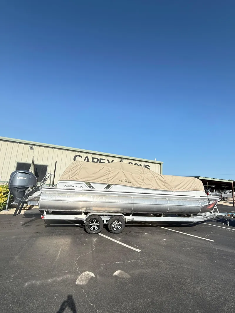 Slide: The Image of Veranda VX25DCVL 2025 - 1