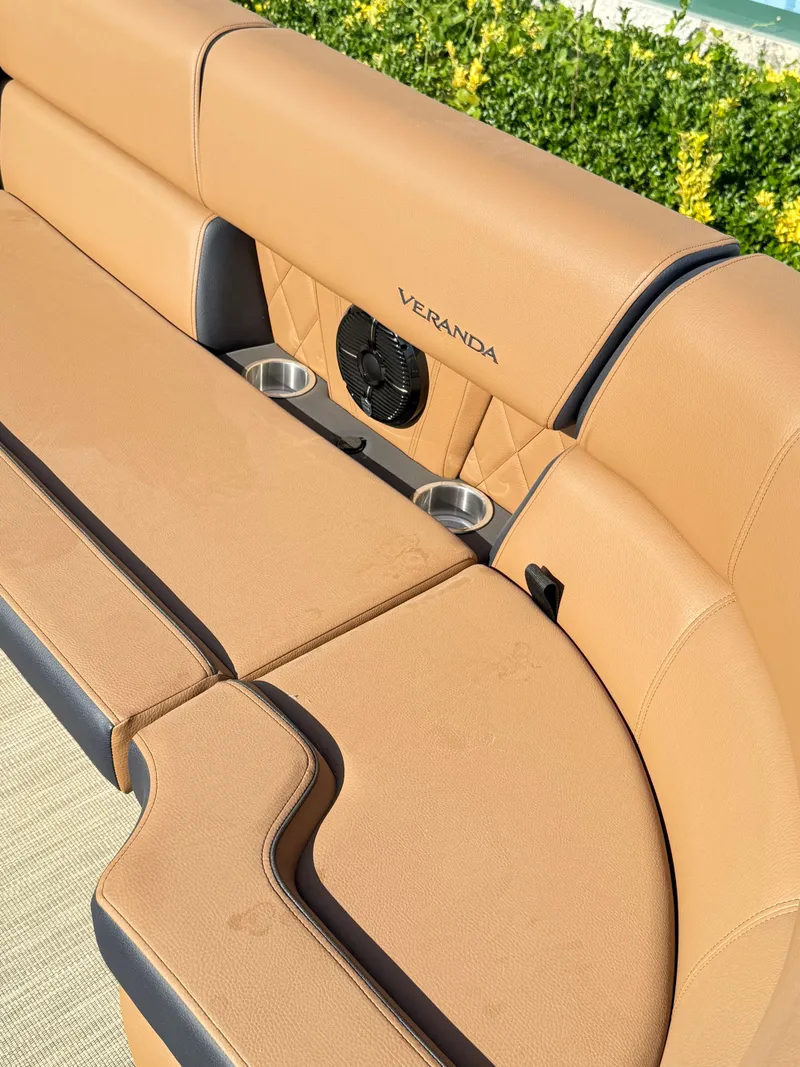 Slide: The Image of Veranda VX25DCVL 2025 - 10