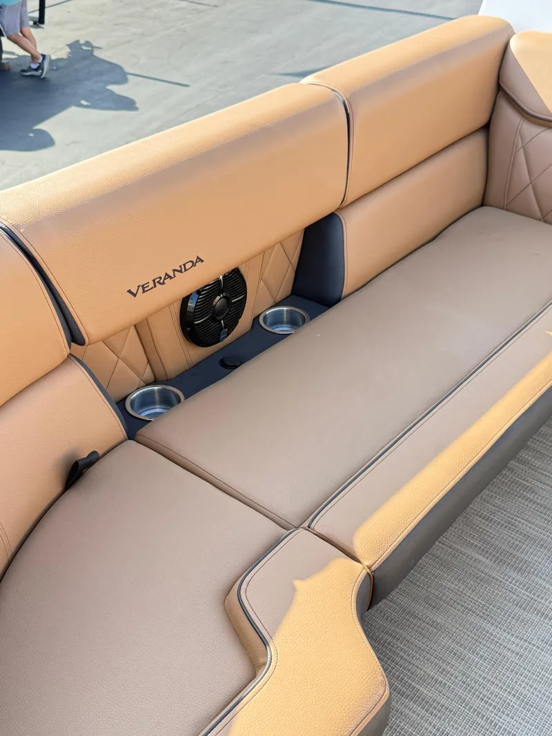 Slide: The Image of Veranda VX25DCVL 2025 - 11