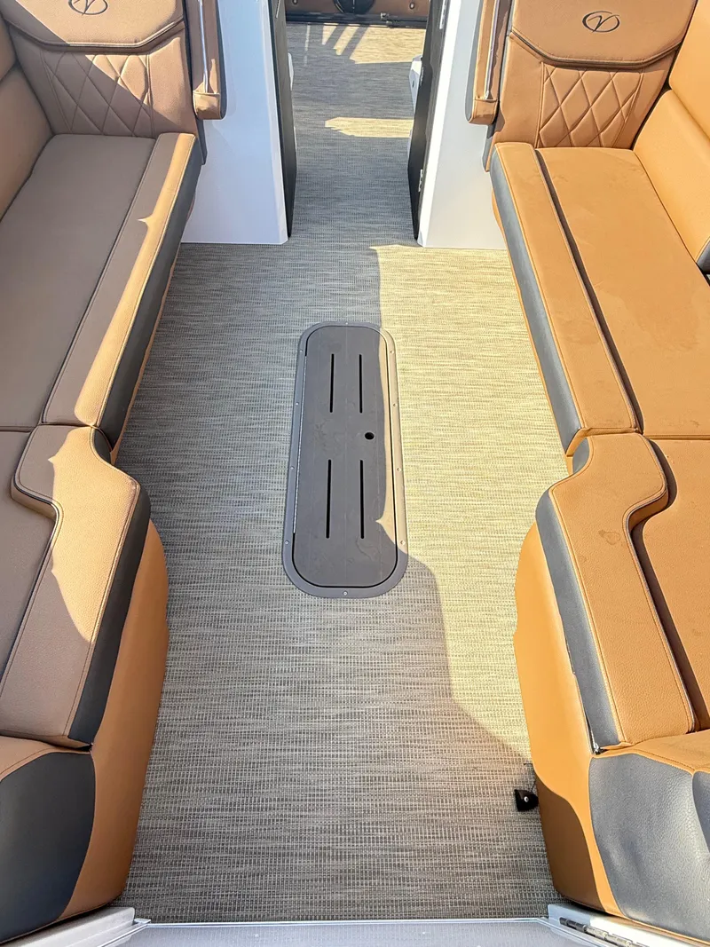 Slide: The Image of Veranda VX25DCVL 2025 - 12