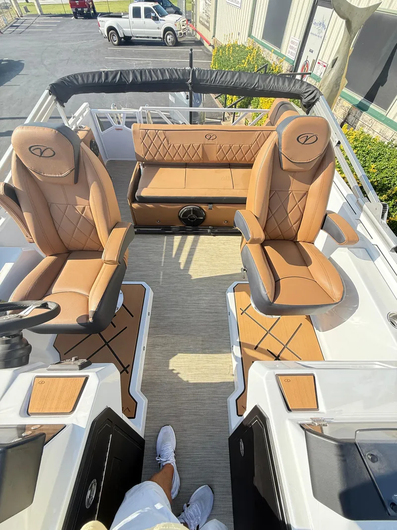 Slide: The Image of Veranda VX25DCVL 2025 - 17