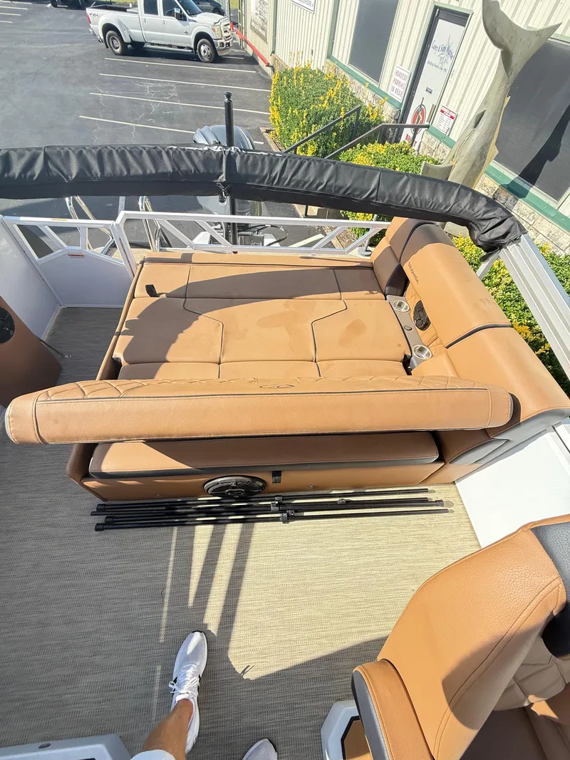 Slide: The Image of Veranda VX25DCVL 2025 - 18