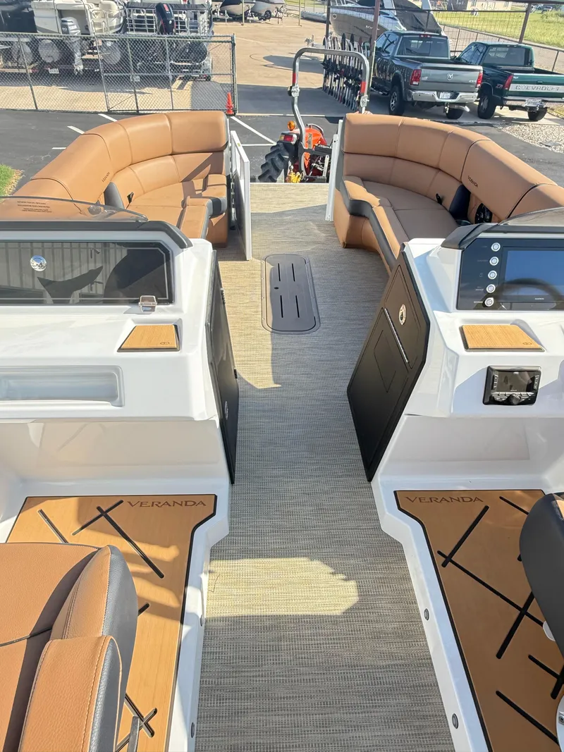 Slide: The Image of Veranda VX25DCVL 2025 - 29