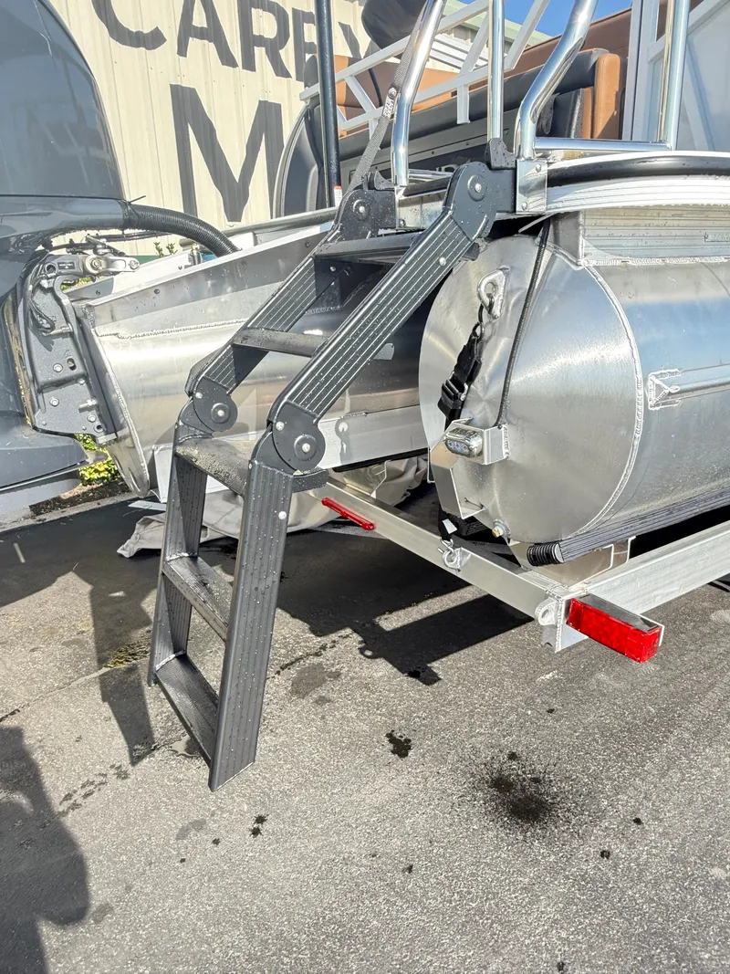 Slide: The Image of Veranda VX25DCVL 2025 - 8