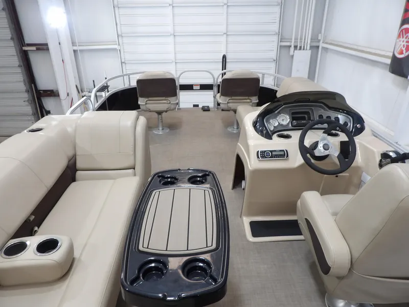 Slide: The Image of Sun Tracker Fishin' Barge 20 DLX 2019 - 23