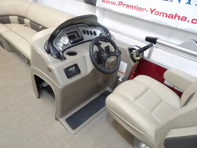 Slide: The Image of Sun Tracker Party Barge 20 DLX 2023 - 15