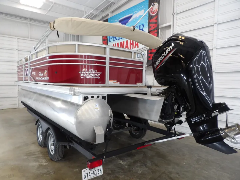 Slide: The Image of Sun Tracker Party Barge 20 DLX 2023 - 6