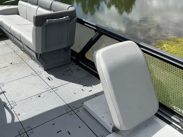 Slide: The Image of Sea-Doo Switch Sport 21 2023 - 11