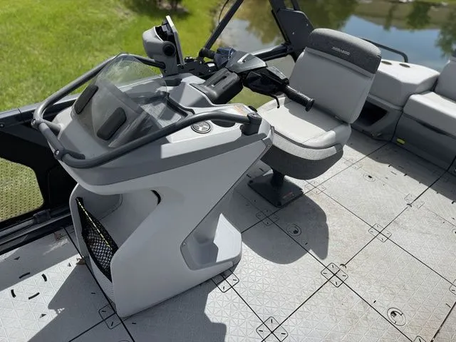 Slide: The Image of Sea-Doo Switch Sport 21 2023 - 13