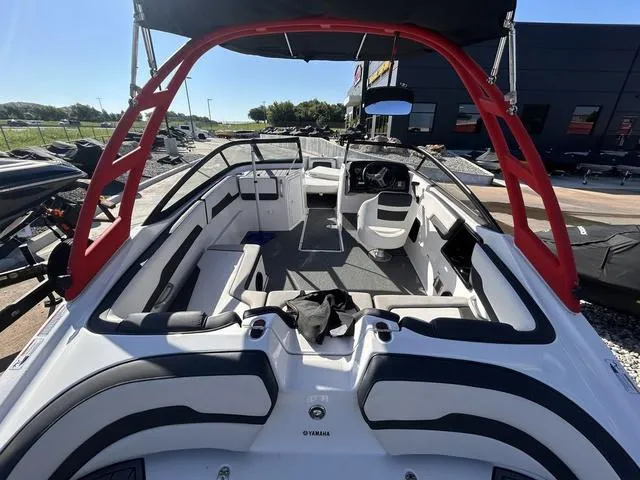 Slide: The Image of Yamaha AR195 2019 - 5