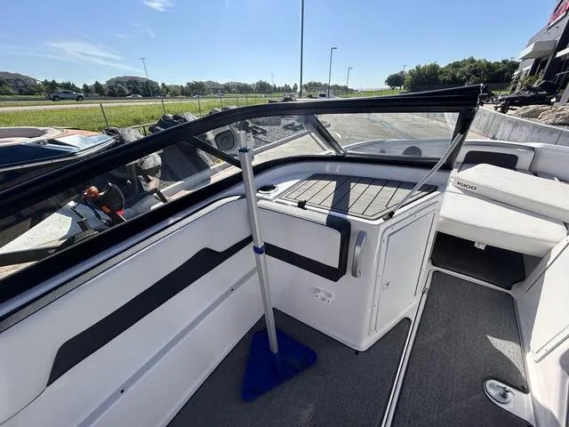 Slide: The Image of Yamaha AR195 2019 - 8