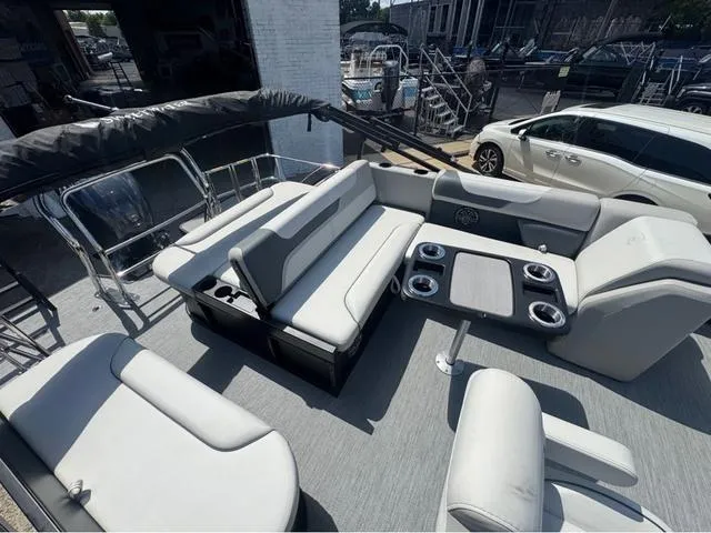 Slide: The Image of Godfrey Sweetwater 2286 SFL Tritoon - Yamaha 150 2026 - 11