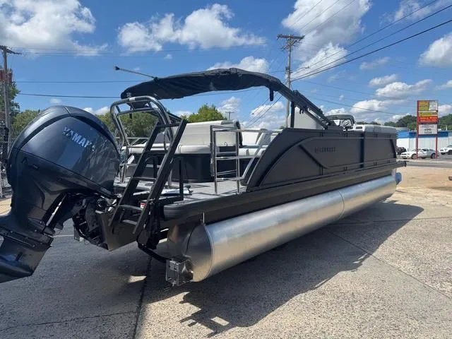 Slide: The Image of Godfrey Sweetwater 2286 SFL Tritoon - Yamaha 150 2026 - 4