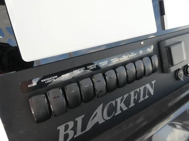 Slide: The Image of Blackfin 272 CC 2026 - 11