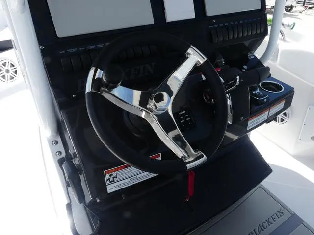 Slide: The Image of Blackfin 272 CC 2026 - 14