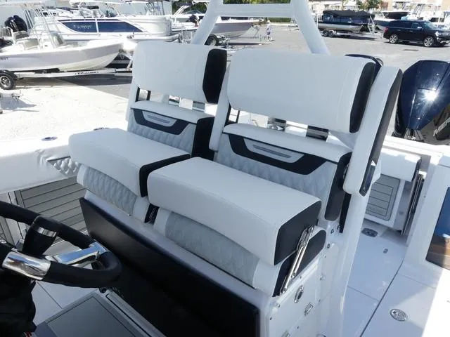 Slide: The Image of Blackfin 272 CC 2026 - 15