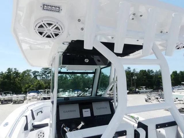 Slide: The Image of Blackfin 272 CC 2026 - 19