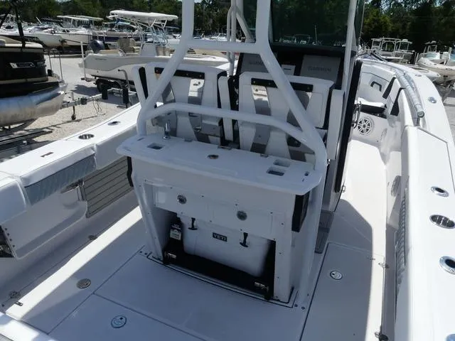 Slide: The Image of Blackfin 272 CC 2026 - 7