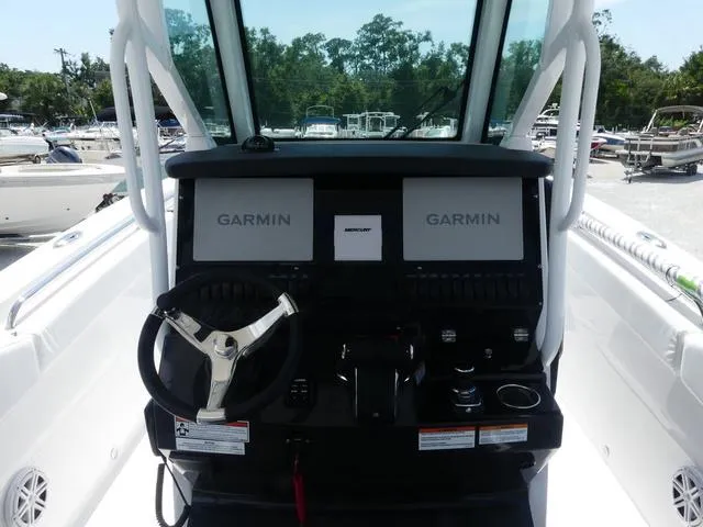 Slide: The Image of Blackfin 272 CC 2026 - 9