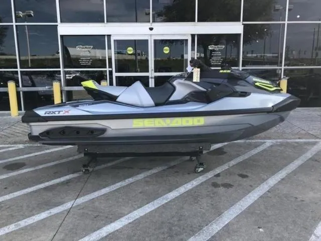 The Image of Sea-Doo RXT-X 2025 - 1