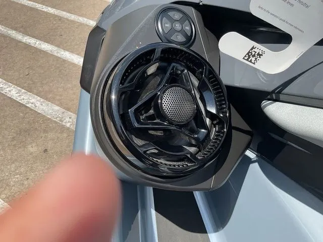 Slide: The Image of Sea-Doo RXT-X 2025 - 17