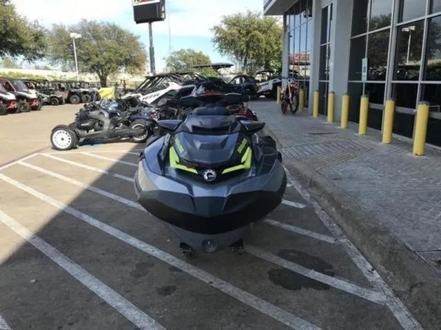 Slide: The Image of Sea-Doo RXT-X 2025 - 3