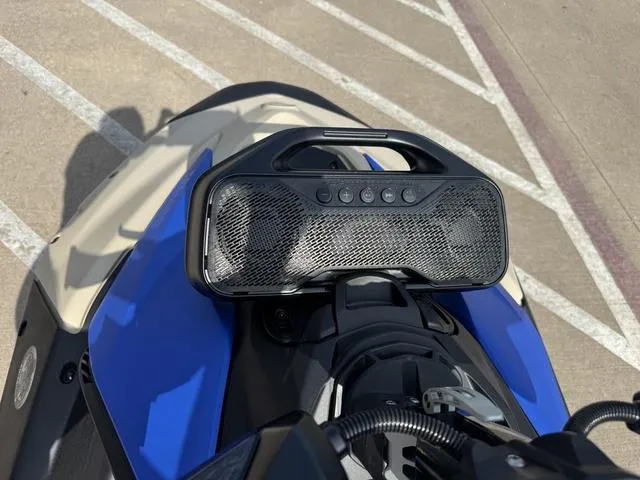 Slide: The Image of Sea-Doo Spark Trixx for 3 2025 - 17