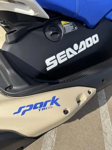 Slide: The Image of Sea-Doo Spark Trixx for 3 2025 - 19