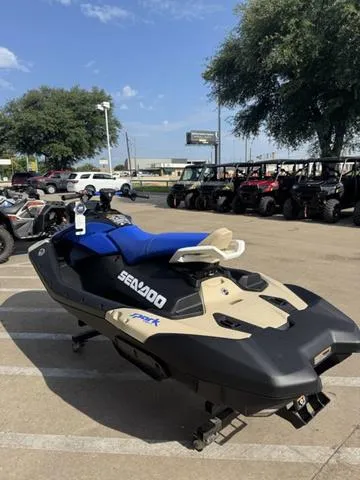 Slide: The Image of Sea-Doo Spark Trixx for 3 2025 - 6