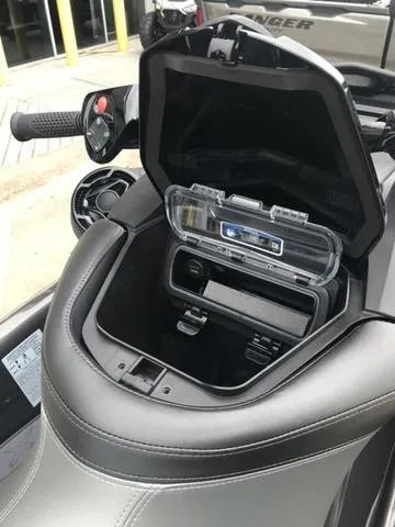 Slide: The Image of Sea-Doo GTR 2025 - 12