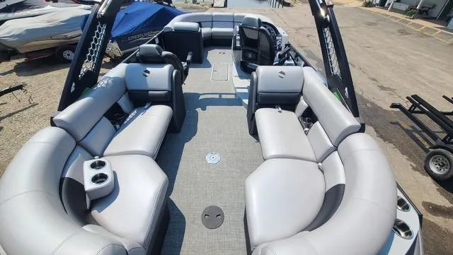 Slide: The Image of South Bay 523RS Arch 3.0 2021 - 14