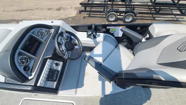 Slide: The Image of South Bay 523RS Arch 3.0 2021 - 8