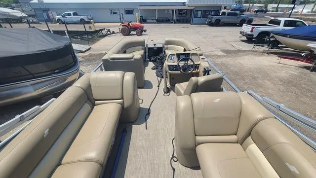 Slide: The Image of Starcraft 22 LX 2022 - 10