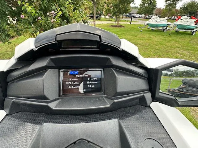 Slide: The Image of Yamaha VX CRUISER HO 2024 - 8