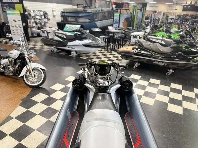 Slide: The Image of Sea-Doo RXT-X 2025 - 5