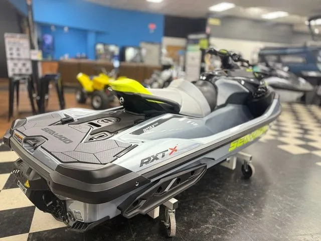 Slide: The Image of Sea-Doo RXT-X 2025 - 8