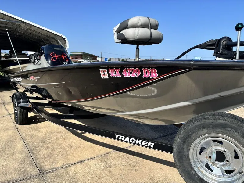 Slide: The Image of Tracker Pro Team 190 TX 2015 - 2