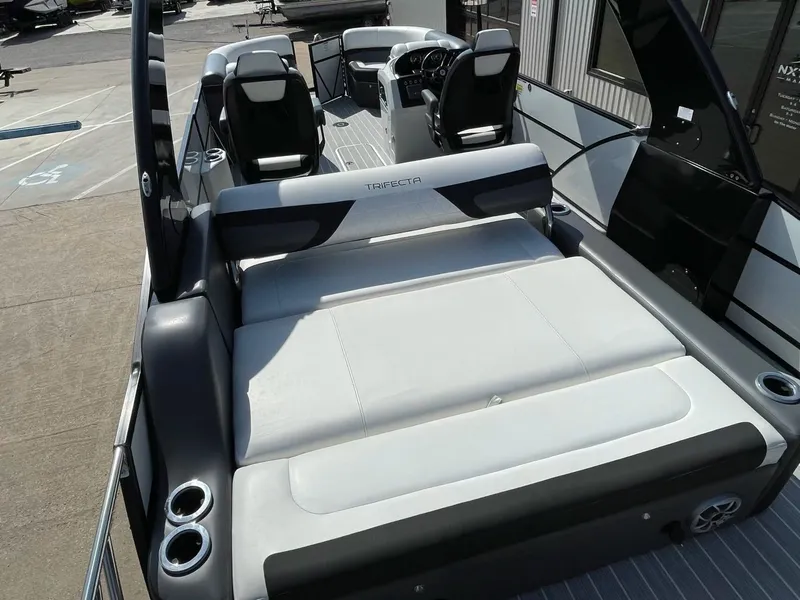 Slide: The Image of Trifecta 23 UL SS 3.0 2022 - 11