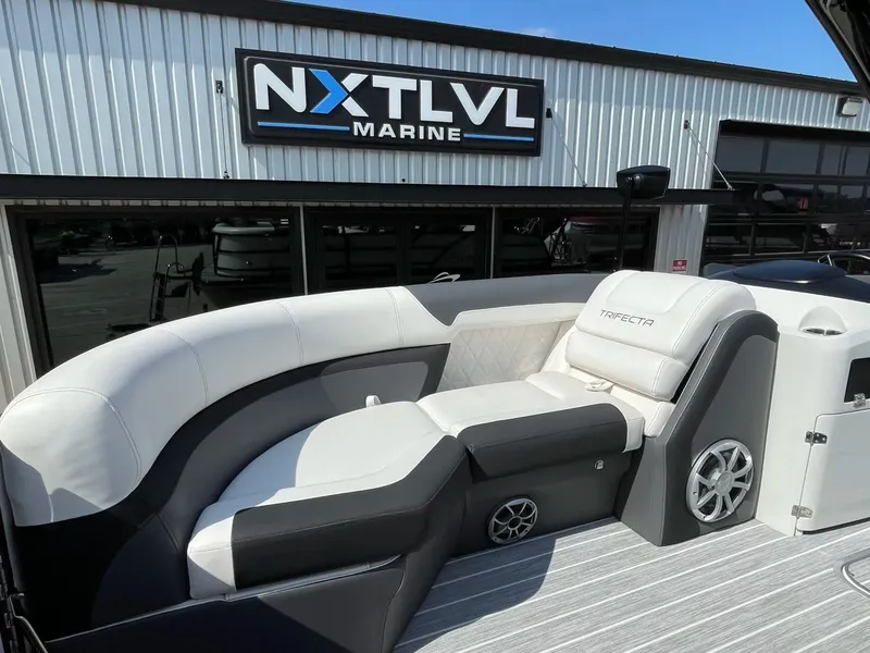 Slide: The Image of Trifecta 23 UL SS 3.0 2022 - 24