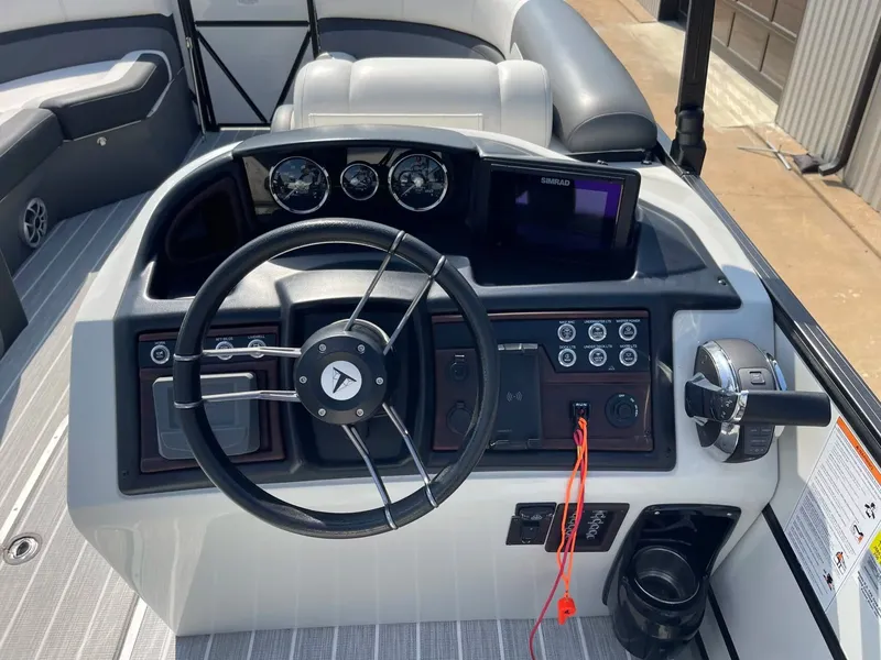 Slide: The Image of Trifecta 23 UL SS 3.0 2022 - 25