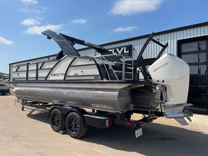 Slide: The Image of Trifecta 23 UL SS 3.0 2022 - 4