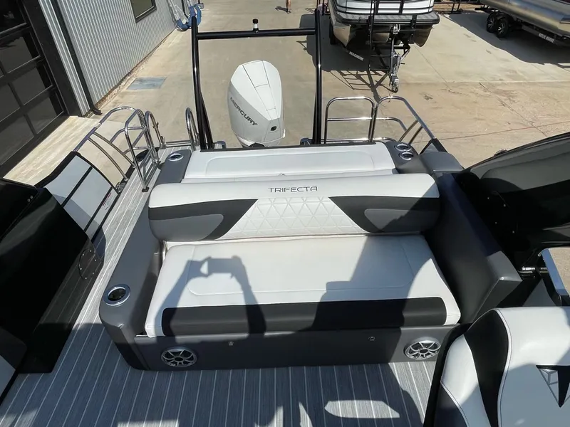 Slide: The Image of Trifecta 23 UL SS 3.0 2022 - 9