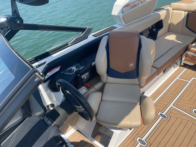 Slide: The Image of Nautique G23 2019 - 15