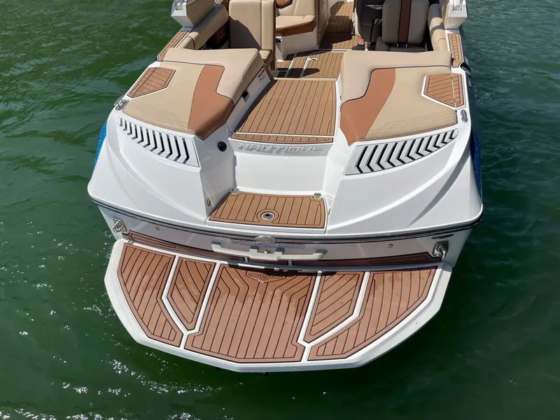Slide: The Image of Nautique G23 2019 - 25