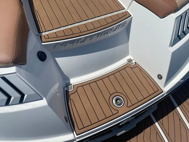 Slide: The Image of Nautique G23 2019 - 27